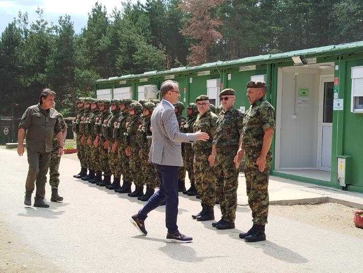 Обилазак припадника Војске Србије у Копненој зони безбедности у бази „Мердаре“