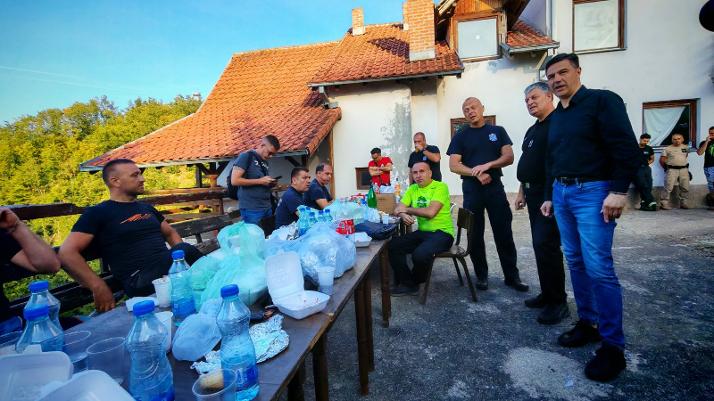 Пожар на Сувој планини – подршка Града Ниша у гашењу ватре