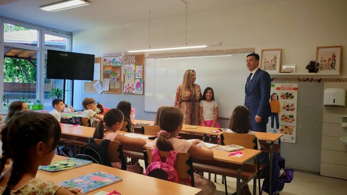 Градоначелник Ниша са ђацима – Најважније је другарство