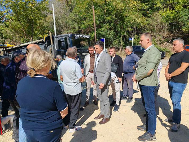 Кусачка улица у Просеку добила нови асфалт